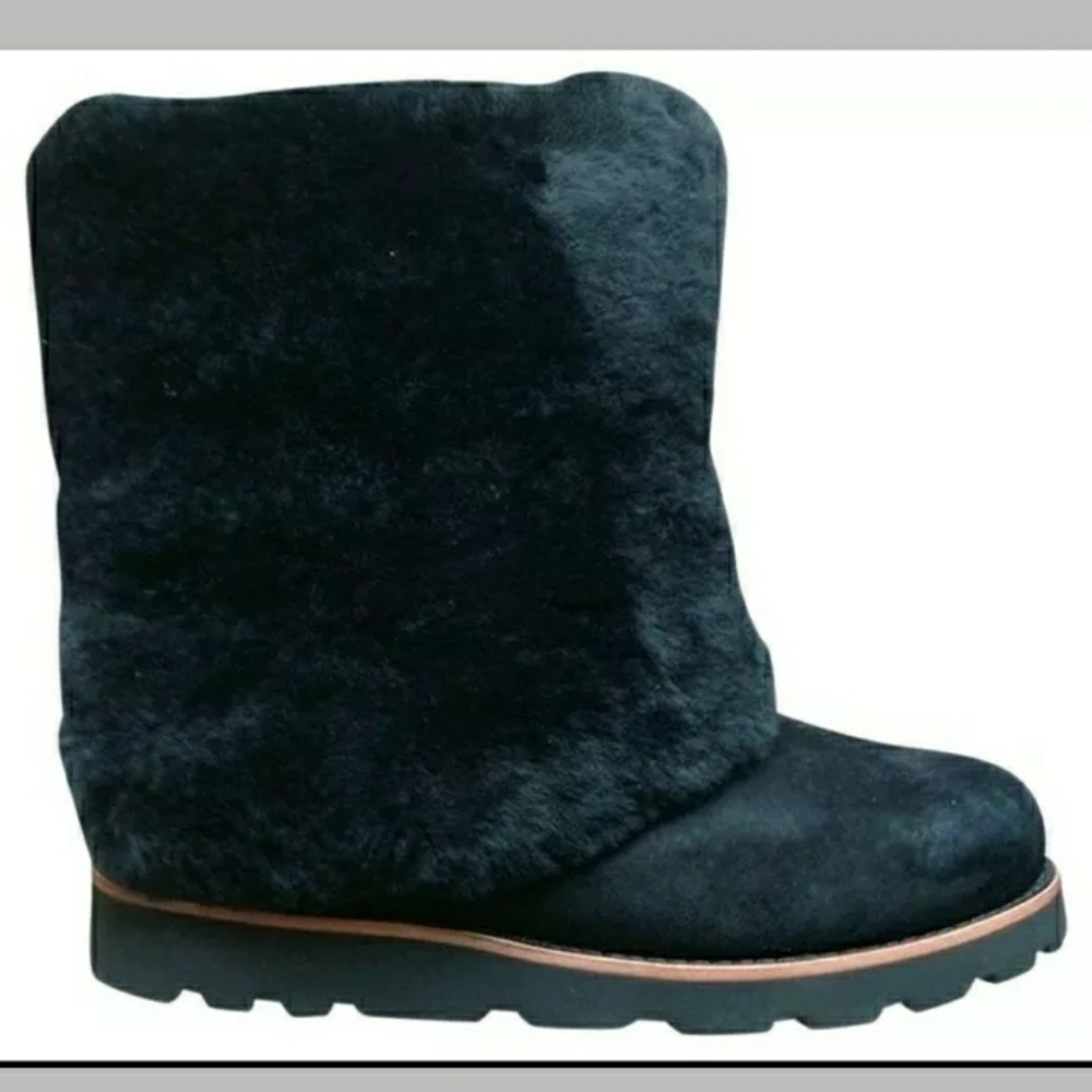 Sold.  New Ugg Maylin Boots